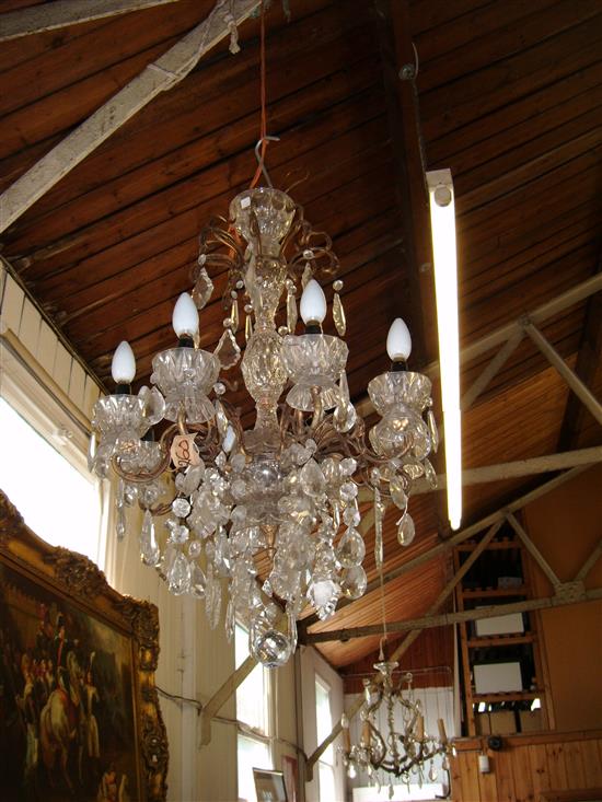 Cut glass chandelier(-)